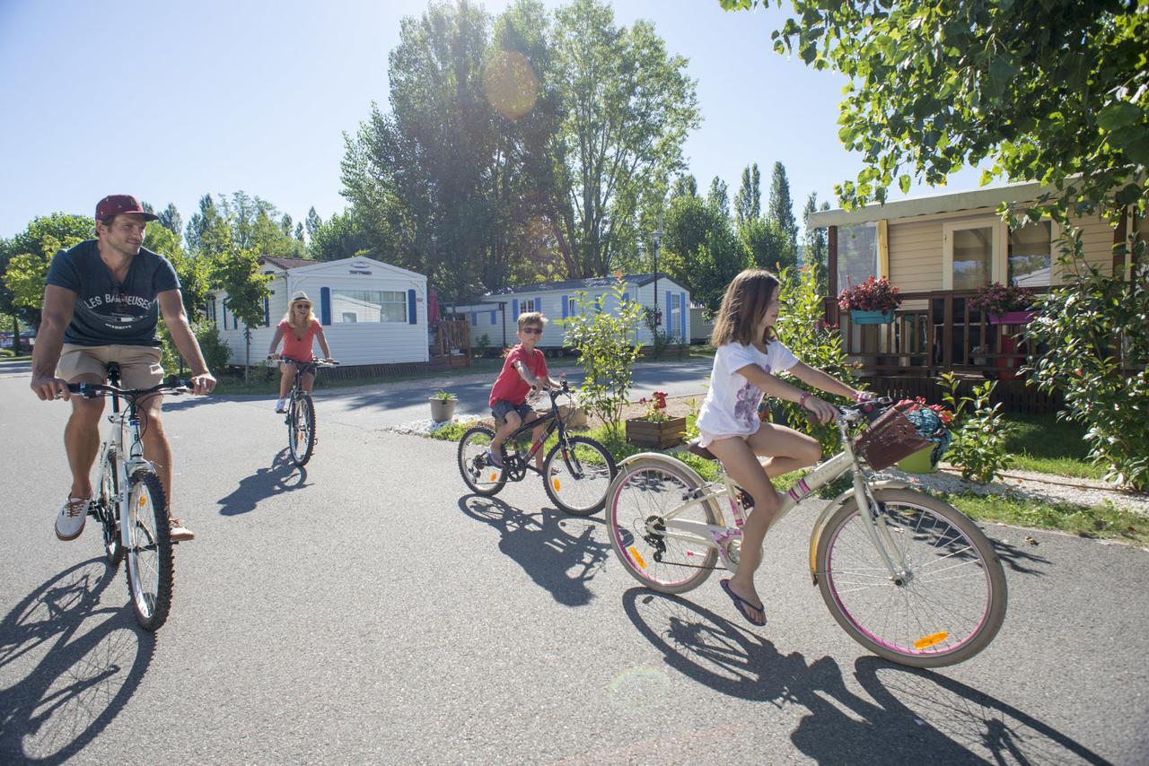 Camping Officiel Siblu Les Rives De Condrieu Exterior foto